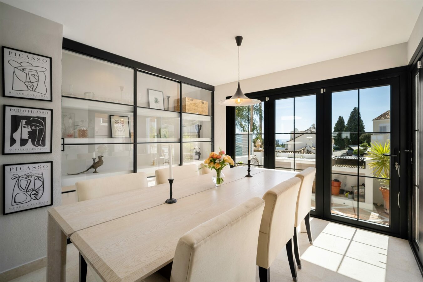 FOR SALE 🏡 Renovated Townhouse with Sea Views – Golden Mile, Marbella