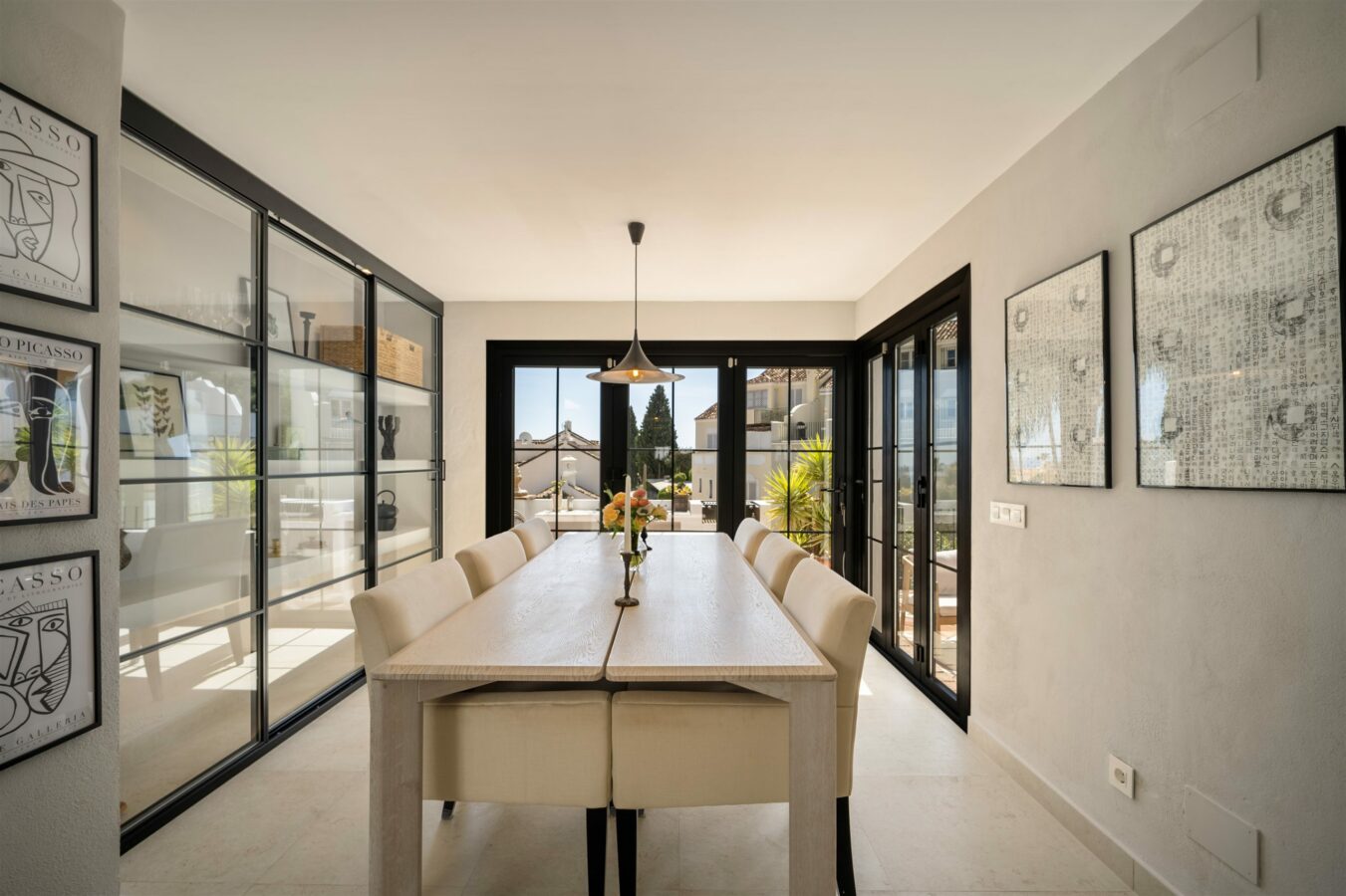 FOR SALE 🏡 Renovated Townhouse with Sea Views – Golden Mile, Marbella