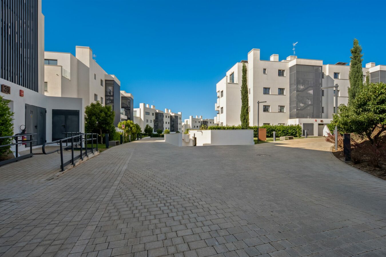 FOR SALE 🏡 Contemporary 3 Bedroom Apartment in Higuerón West – El Higuerón, Fuengirola