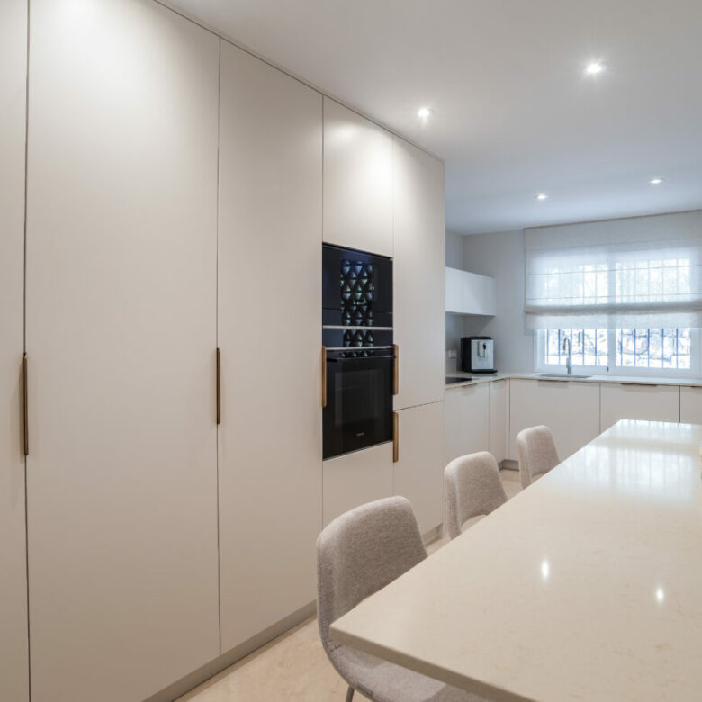 FOR SALE 🏡 Renovated Ground-Floor Apartment with Direct Pool Access – Sierra Blanca, Golden Mile, Marbella