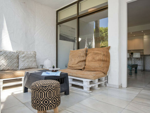 FOR SALE 🏡 Apartment with Tourist Licence in the Heart of Puerto Banús – La Alcazaba, Marbella