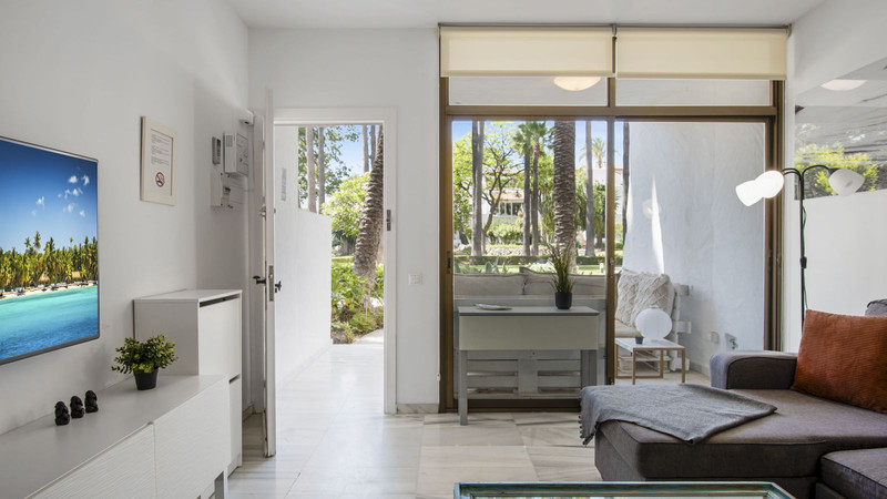 FOR SALE 🏡 Apartment with Tourist Licence in the Heart of Puerto Banús – La Alcazaba, Marbella