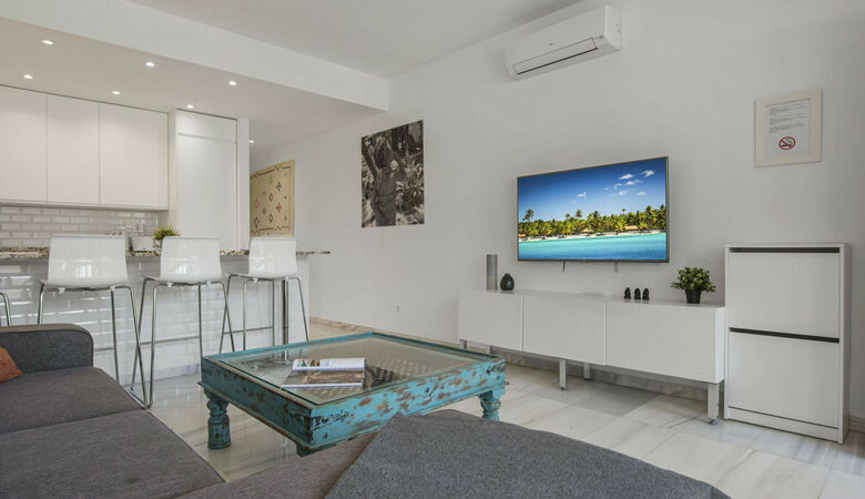 FOR SALE 🏡 Apartment with Tourist Licence in the Heart of Puerto Banús – La Alcazaba, Marbella