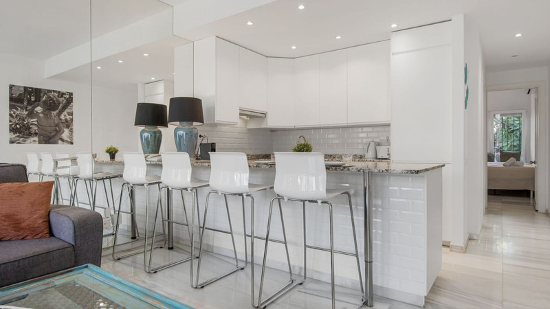 FOR SALE 🏡 Apartment with Tourist Licence in the Heart of Puerto Banús – La Alcazaba, Marbella