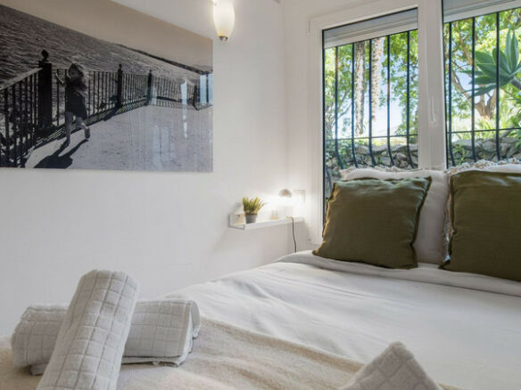 FOR SALE 🏡 Apartment with Tourist Licence in the Heart of Puerto Banús – La Alcazaba, Marbella