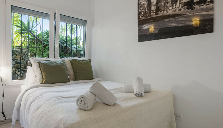 FOR SALE 🏡 Apartment with Tourist Licence in the Heart of Puerto Banús – La Alcazaba, Marbella