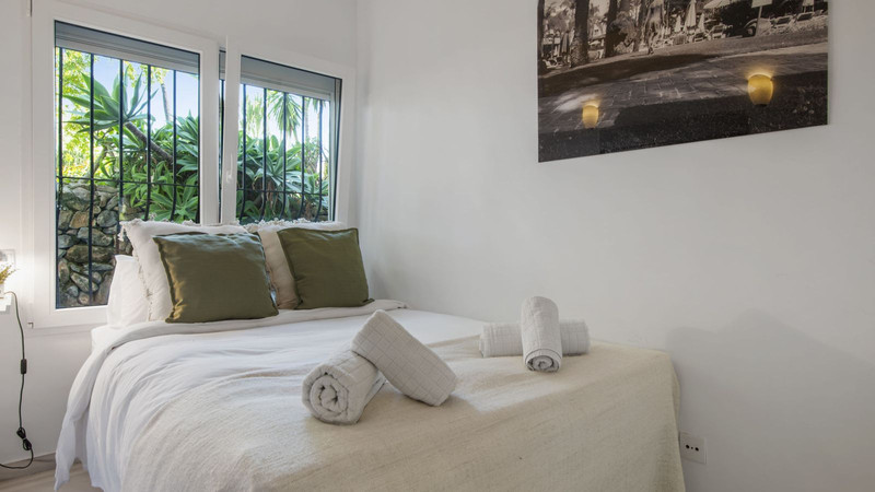 FOR SALE 🏡 Apartment with Tourist Licence in the Heart of Puerto Banús – La Alcazaba, Marbella