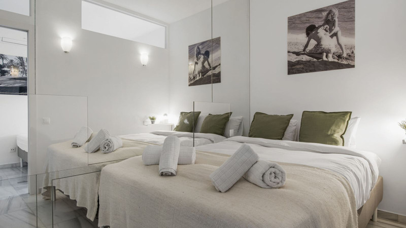 FOR SALE 🏡 Apartment with Tourist Licence in the Heart of Puerto Banús – La Alcazaba, Marbella