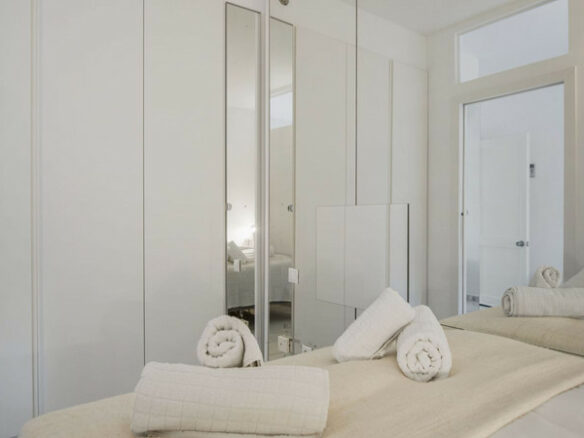 FOR SALE 🏡 Apartment with Tourist Licence in the Heart of Puerto Banús – La Alcazaba, Marbella