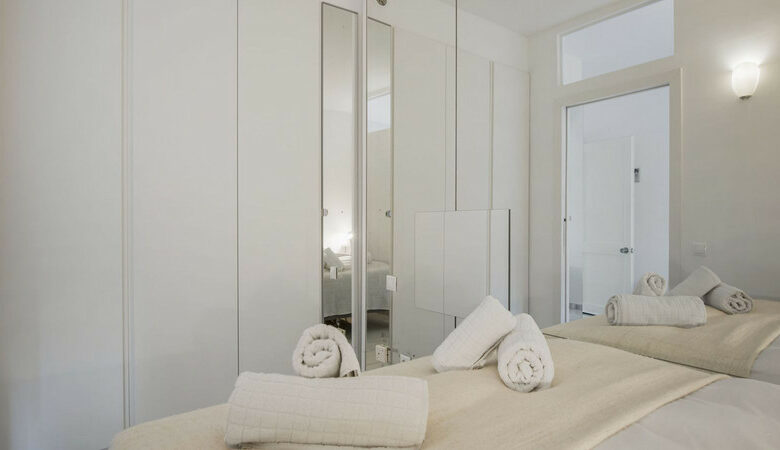 FOR SALE 🏡 Apartment with Tourist Licence in the Heart of Puerto Banús – La Alcazaba, Marbella