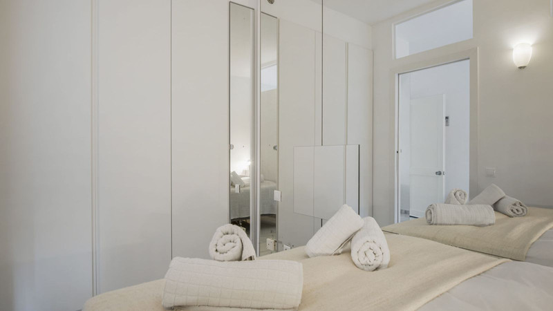 FOR SALE 🏡 Apartment with Tourist Licence in the Heart of Puerto Banús – La Alcazaba, Marbella
