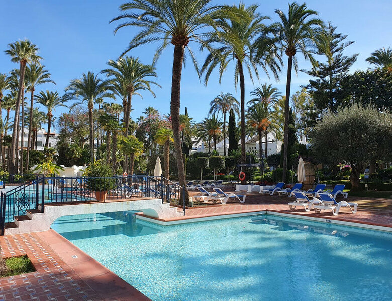 FOR SALE 🏡 Apartment with Tourist Licence in the Heart of Puerto Banús – La Alcazaba, Marbella
