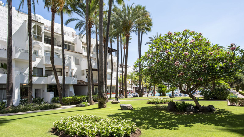 FOR SALE 🏡 Apartment with Tourist Licence in the Heart of Puerto Banús – La Alcazaba, Marbella