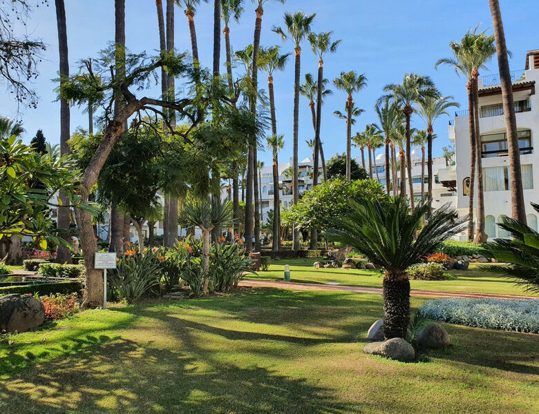 FOR SALE 🏡 Apartment with Tourist Licence in the Heart of Puerto Banús – La Alcazaba, Marbella