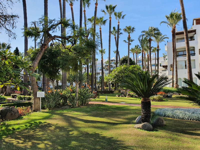 FOR SALE 🏡 Apartment with Tourist Licence in the Heart of Puerto Banús – La Alcazaba, Marbella