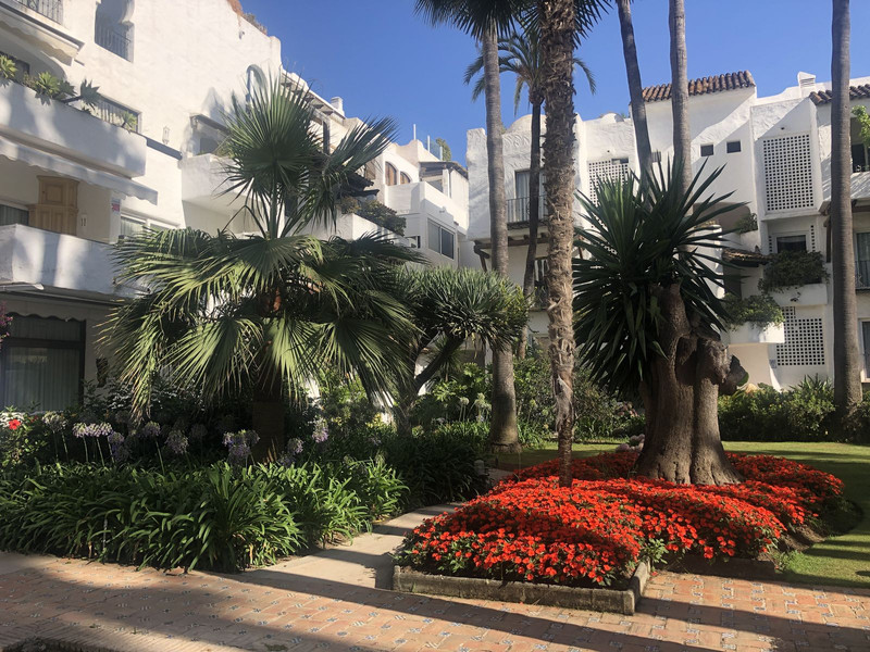 FOR SALE 🏡 Apartment with Tourist Licence in the Heart of Puerto Banús – La Alcazaba, Marbella