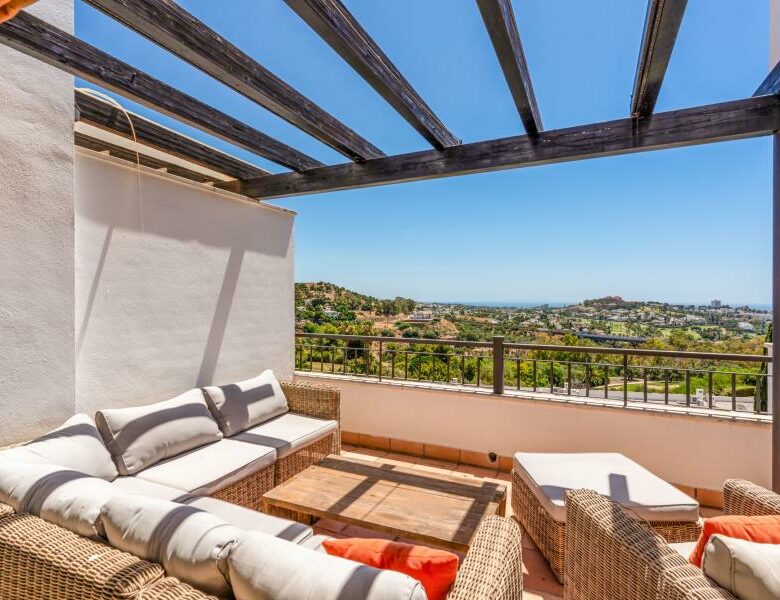 FOR SALE 🏡 South Facing Duplex Penthouse with Panoramic Views – La Quinta Suites, Benahavís