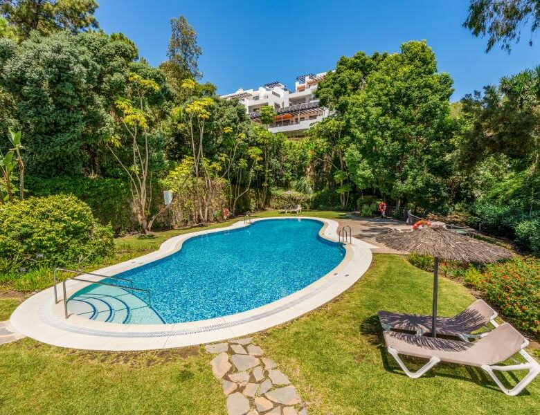 FOR SALE 🏡 South Facing Duplex Penthouse with Panoramic Views – La Quinta Suites, Benahavís
