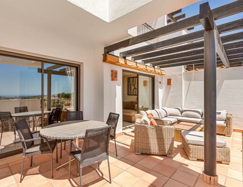 FOR SALE 🏡 South Facing Duplex Penthouse with Panoramic Views – La Quinta Suites, Benahavís