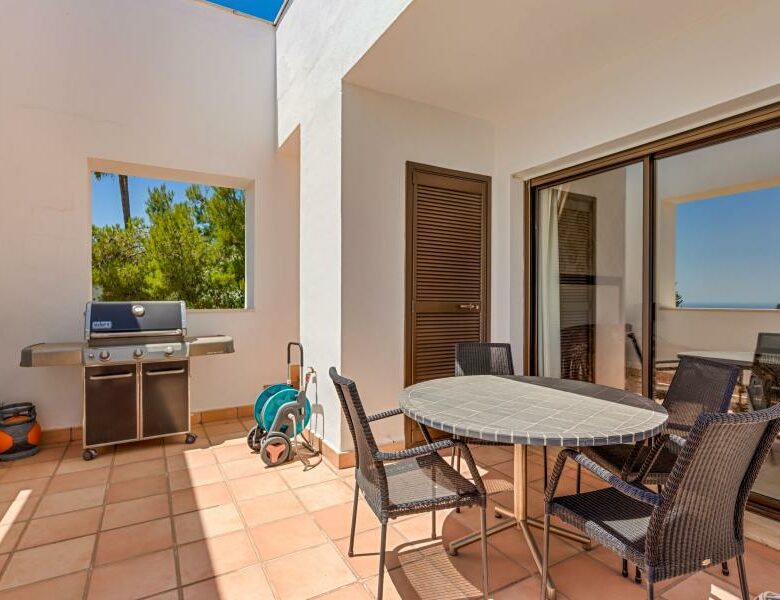 FOR SALE 🏡 South Facing Duplex Penthouse with Panoramic Views – La Quinta Suites, Benahavís