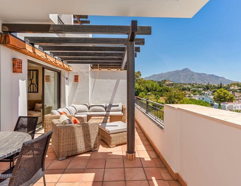 FOR SALE 🏡 South Facing Duplex Penthouse with Panoramic Views – La Quinta Suites, Benahavís