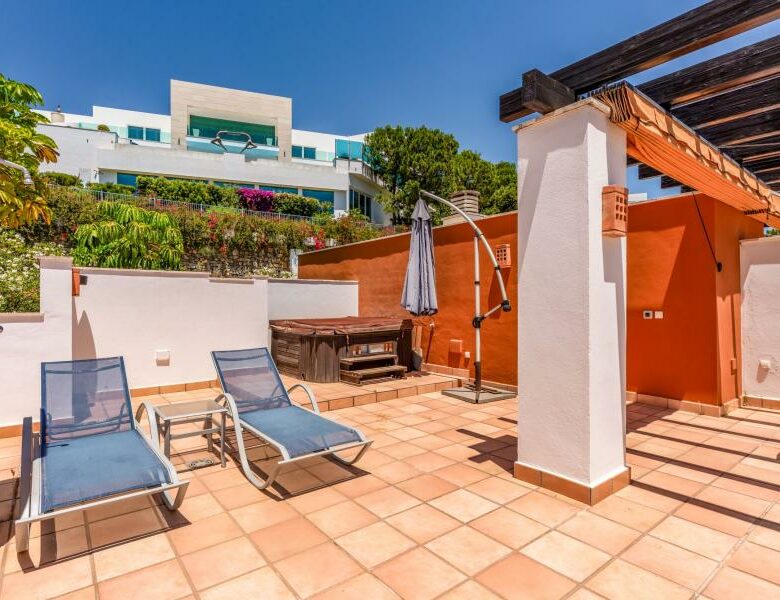 FOR SALE 🏡 South Facing Duplex Penthouse with Panoramic Views – La Quinta Suites, Benahavís