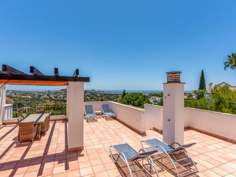 FOR SALE 🏡 South Facing Duplex Penthouse with Panoramic Views – La Quinta Suites, Benahavís