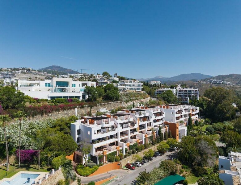 FOR SALE 🏡 South Facing Duplex Penthouse with Panoramic Views – La Quinta Suites, Benahavís