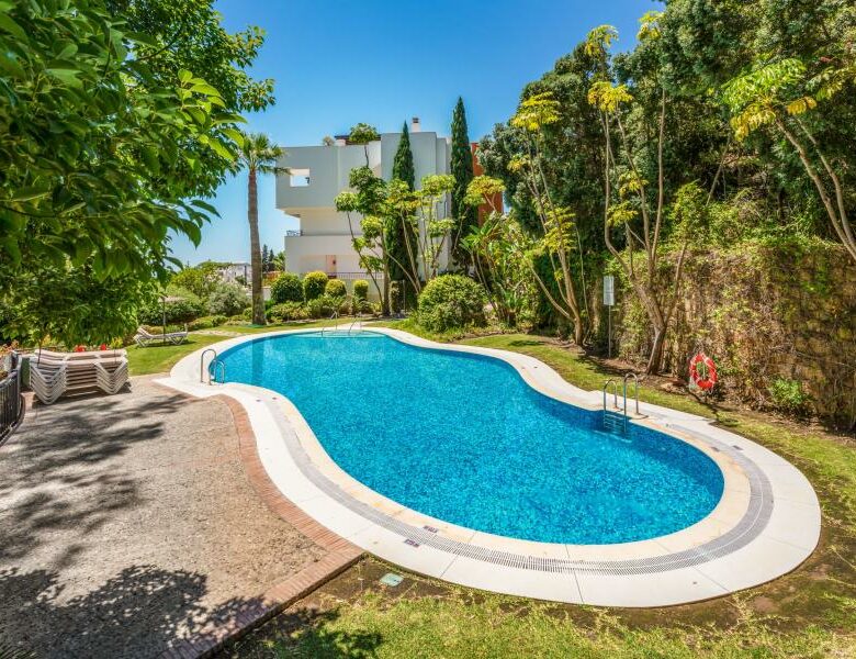 FOR SALE 🏡 South Facing Duplex Penthouse with Panoramic Views – La Quinta Suites, Benahavís