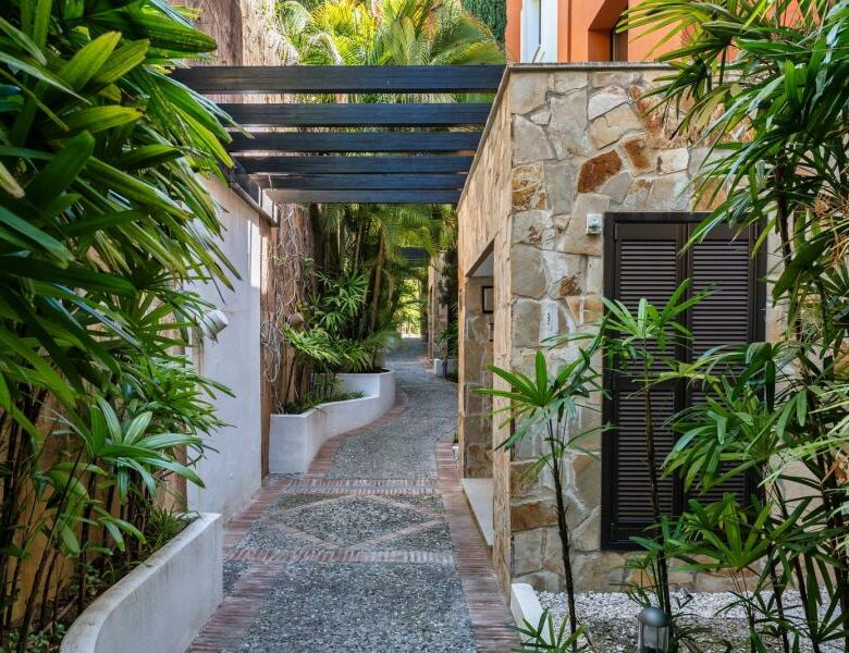 FOR SALE 🏡 South Facing Duplex Penthouse with Panoramic Views – La Quinta Suites, Benahavís