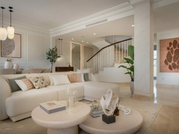 FOR SALE 🏡 Duplex Penthouse in Las Alamandas – Nueva Andalucía, Marbella