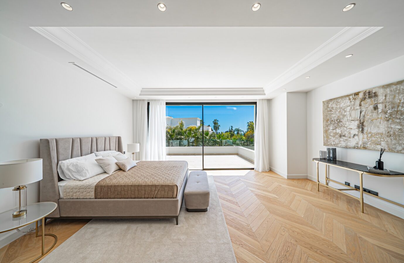 FOR SALE 🏡 Contemporary Six-Bedroom Villas with Saltwater Pools and Rooftop Gyms – Lomas de Marbella Club