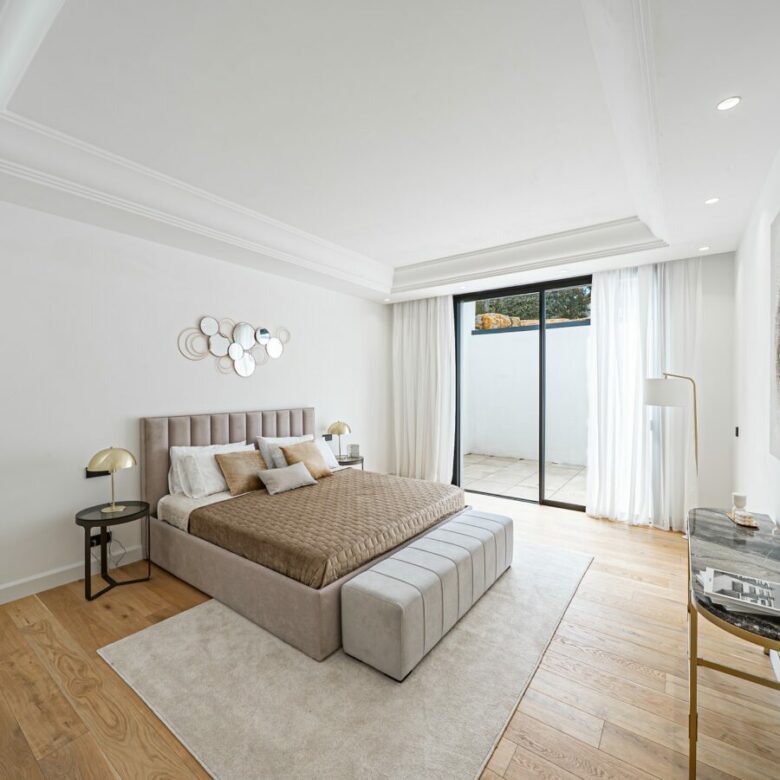FOR SALE 🏡 Contemporary Six-Bedroom Villas with Saltwater Pools and Rooftop Gyms – Lomas de Marbella Club