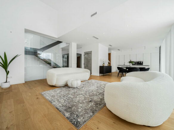 FOR SALE 🏡 Contemporary Beachside Villa with Rooftop Sea Views – Marbesa, Marbella