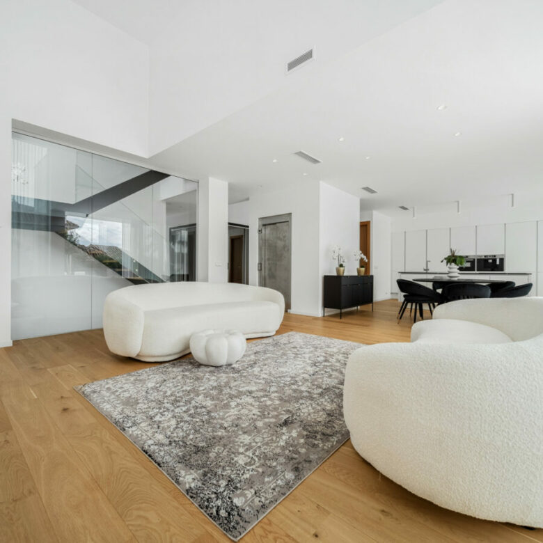 FOR SALE 🏡 Contemporary Beachside Villa with Rooftop Sea Views – Marbesa, Marbella