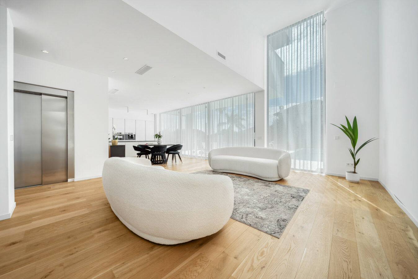 FOR SALE 🏡 Contemporary Beachside Villa with Rooftop Sea Views – Marbesa, Marbella