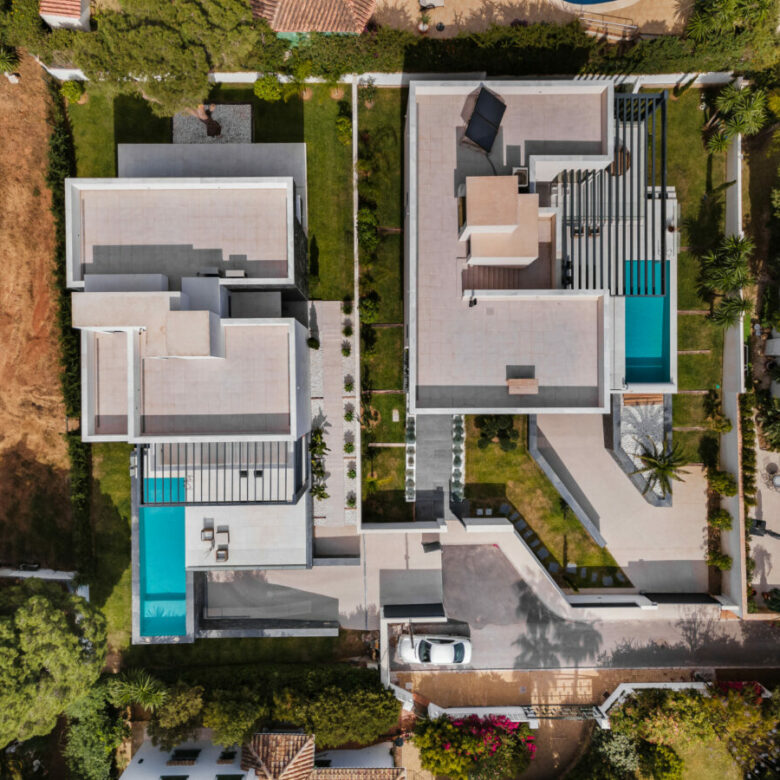 FOR SALE 🏡 Contemporary Beachside Villa with Rooftop Sea Views – Marbesa, Marbella