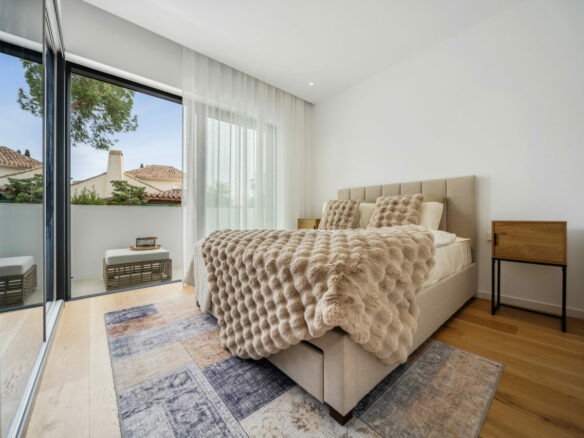 FOR SALE 🏡 Contemporary Beachside Villa with Rooftop Sea Views – Marbesa, Marbella