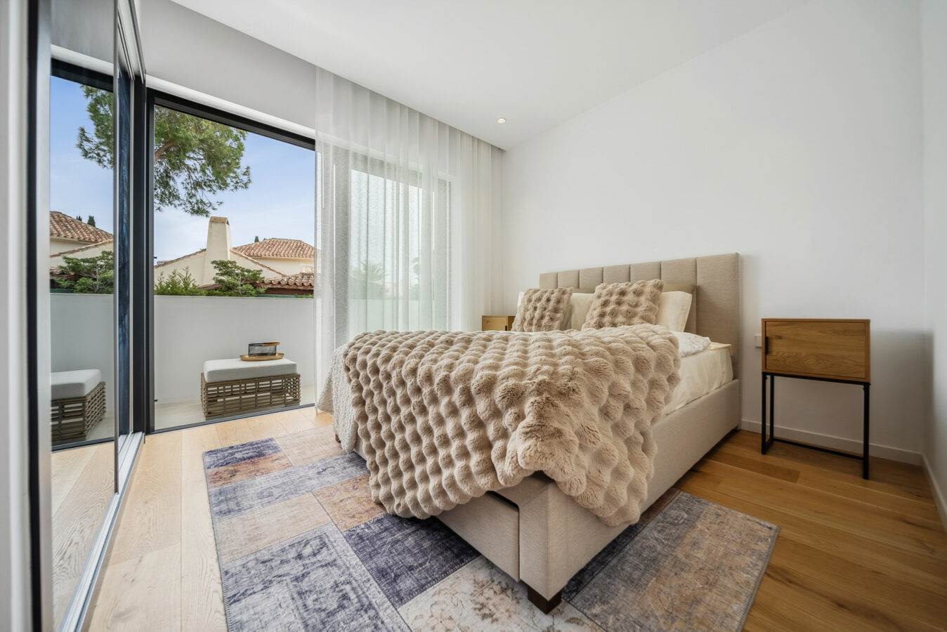 FOR SALE 🏡 Contemporary Beachside Villa with Rooftop Sea Views – Marbesa, Marbella