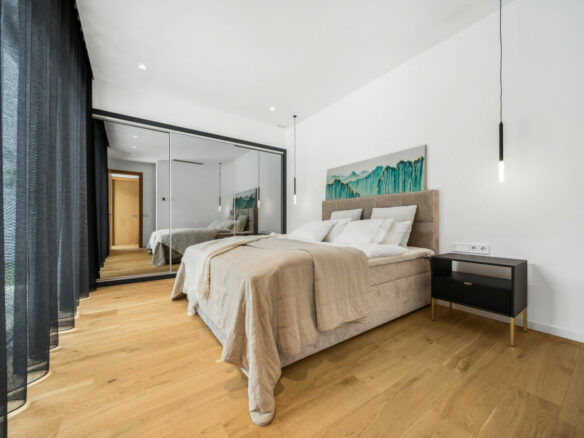 FOR SALE 🏡 Contemporary Beachside Villa with Rooftop Sea Views – Marbesa, Marbella