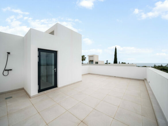 FOR SALE 🏡 Contemporary Beachside Villa with Rooftop Sea Views – Marbesa, Marbella