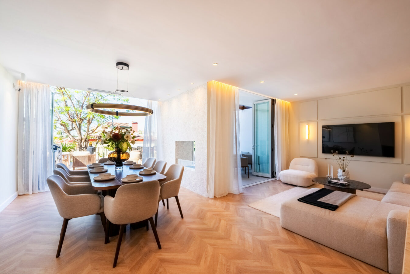 FOR SALE 🏡 Contemporary Golden Mile Residence with Sea Views, Private Cinema & Rooftop Jacuzzi – Golden Mile, Marbella