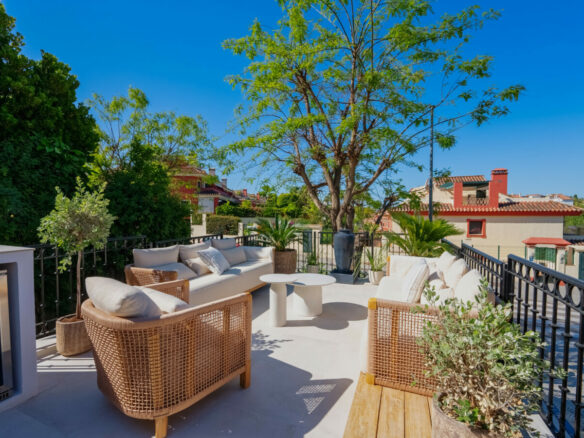 FOR SALE 🏡 Contemporary Golden Mile Residence with Sea Views, Private Cinema & Rooftop Jacuzzi – Golden Mile, Marbella