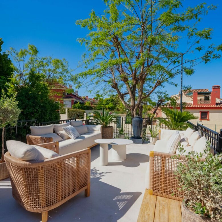 FOR SALE 🏡 Contemporary Golden Mile Residence with Sea Views, Private Cinema & Rooftop Jacuzzi – Golden Mile, Marbella