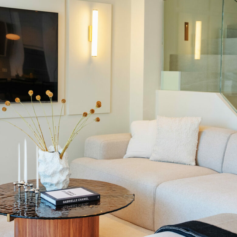 FOR SALE 🏡 Contemporary Golden Mile Residence with Sea Views, Private Cinema & Rooftop Jacuzzi – Golden Mile, Marbella