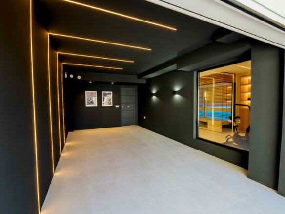 FOR SALE 🏡 Contemporary Golden Mile Residence with Sea Views, Private Cinema & Rooftop Jacuzzi – Golden Mile, Marbella