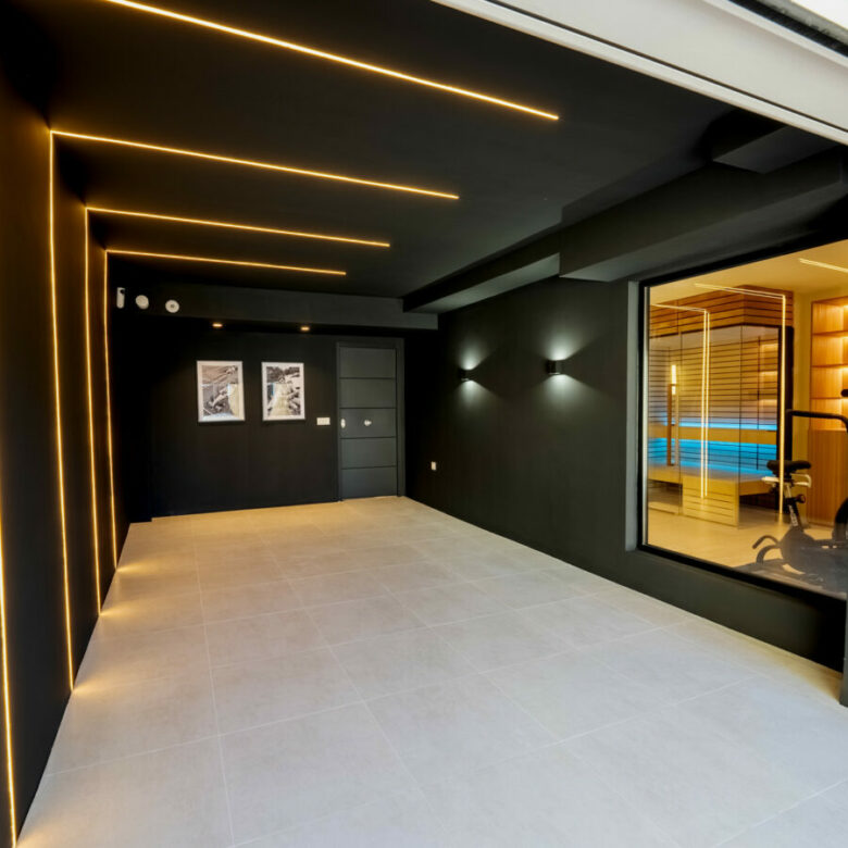 FOR SALE 🏡 Contemporary Golden Mile Residence with Sea Views, Private Cinema & Rooftop Jacuzzi – Golden Mile, Marbella