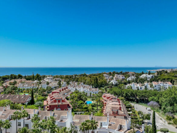 FOR SALE 🏡 Contemporary Golden Mile Residence with Sea Views, Private Cinema & Rooftop Jacuzzi – Golden Mile, Marbella