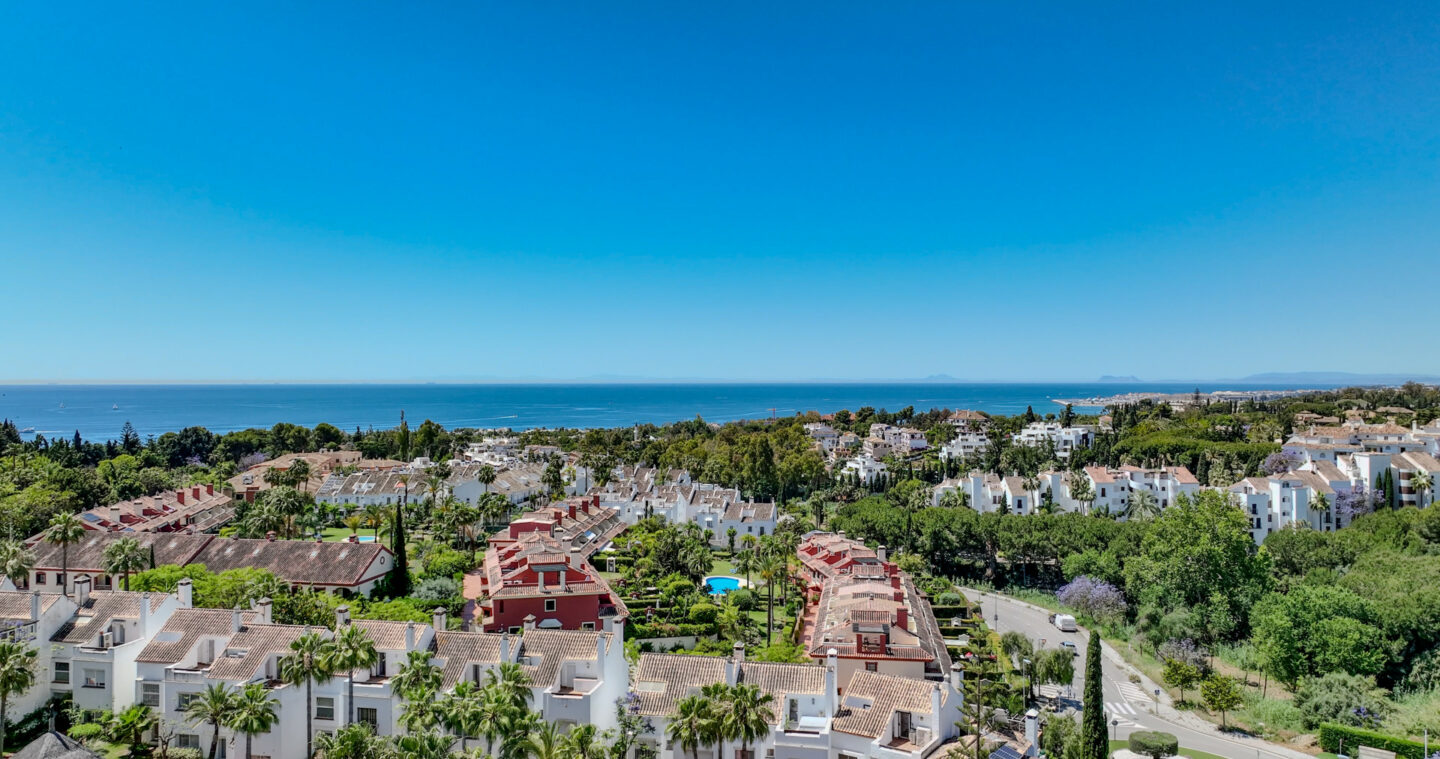 FOR SALE 🏡 Contemporary Golden Mile Residence with Sea Views, Private Cinema & Rooftop Jacuzzi – Golden Mile, Marbella