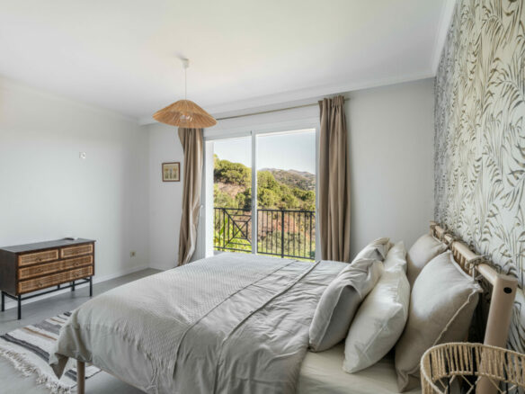 FOR SALE 🏡 Tranquil Three-Level Retreat with Pool and Sea Views – Estepona